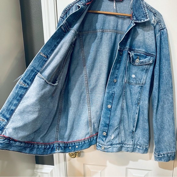 Free People Oversized Distressed Denim Jacket in Excellent Used Condition - Picture 9 of 10